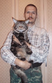 Автор с котом Васькой на границе